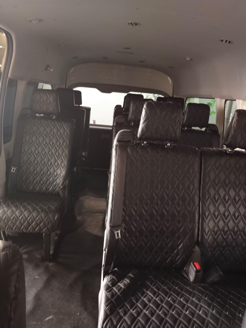Beyaz Toyota Hiace 13 Seater Bus 3.5L 2023
